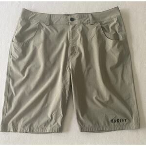 Oakley Hydrolix Regular Fit Flat Front Golf Gray Shorts Mens 40Wx11L EUC